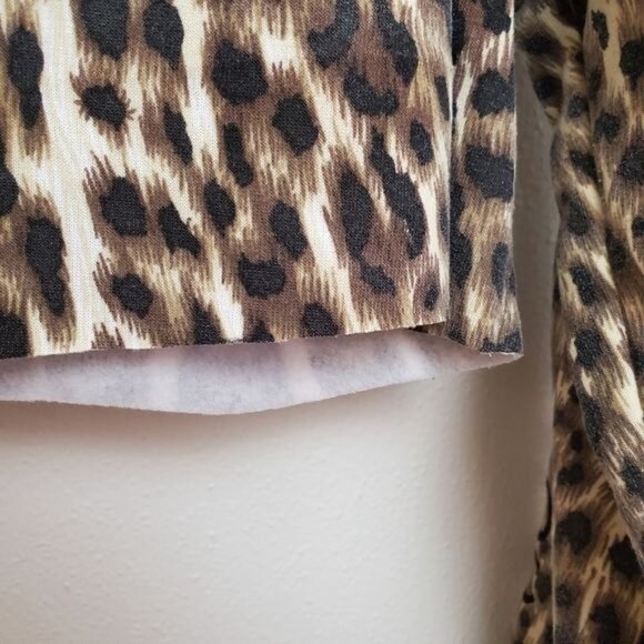 Washington DC custom cropped cheetah hoodie - Picture 6 of 15